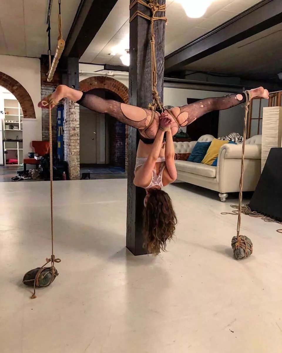 Inverted Suspension In Splits Oc Nudes Ropebondage Nude Pics Org