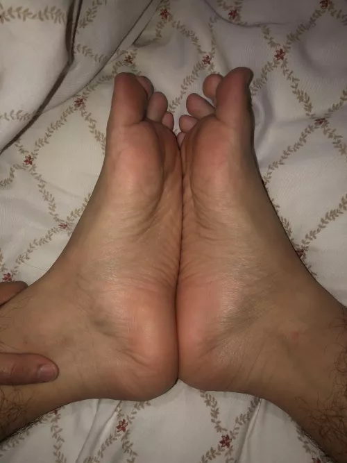 👣