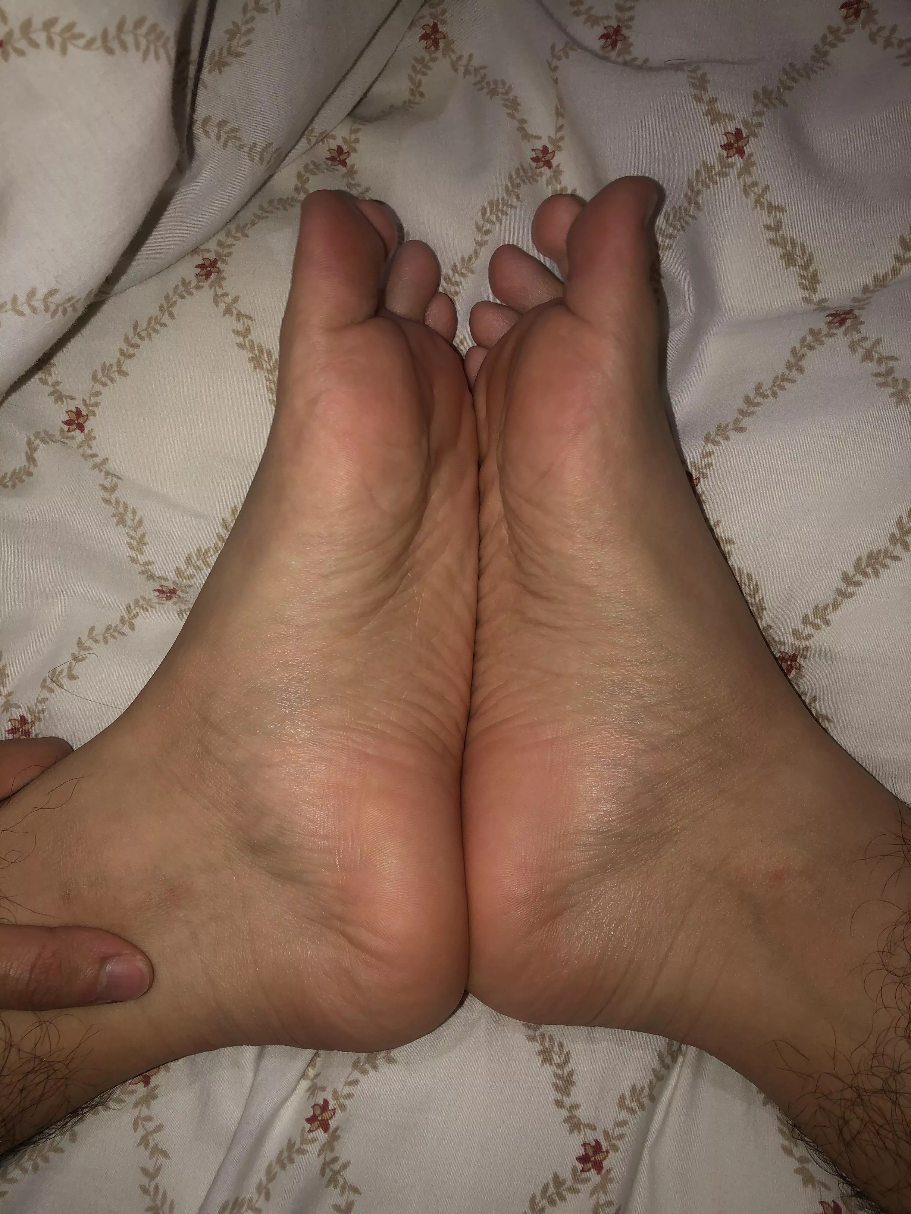 👣