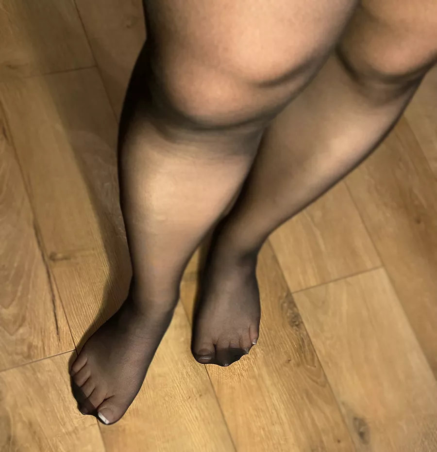 15 denier black pantyhose