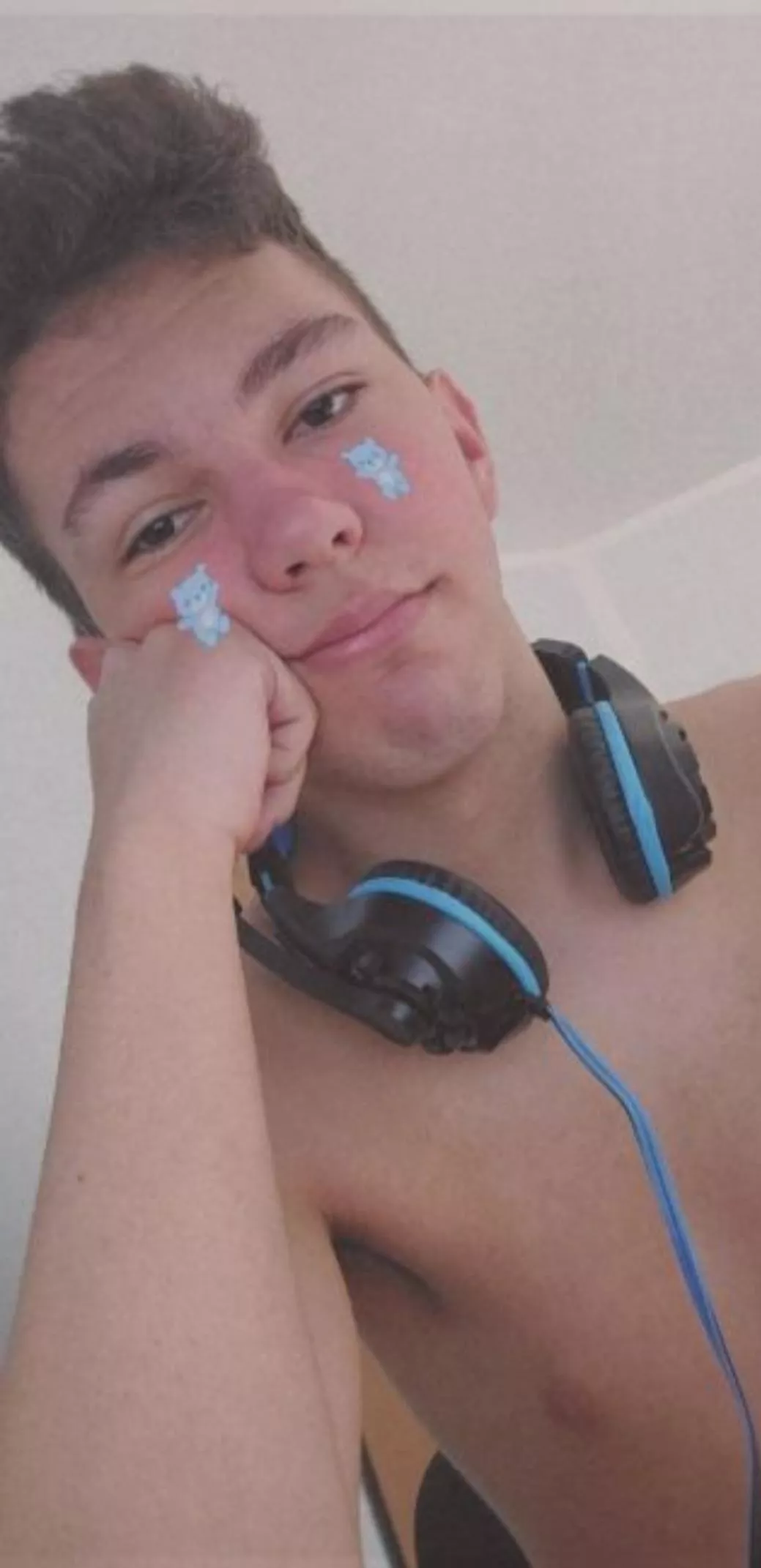 18 any gaymers from europe looking for a boyfriend?