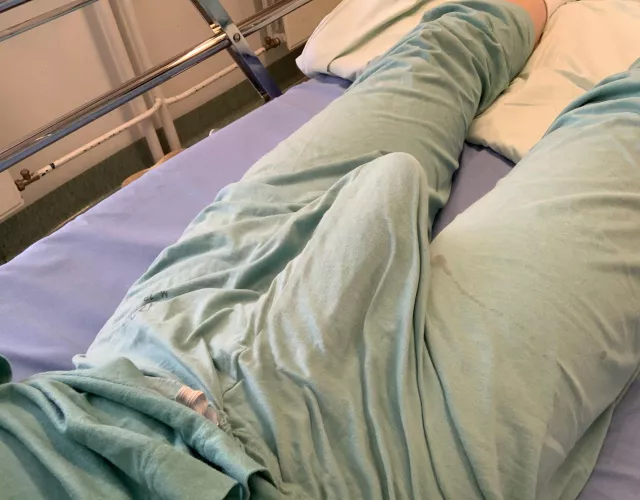 (18) The nurses at this hospital don’t seem to mind it 🥵