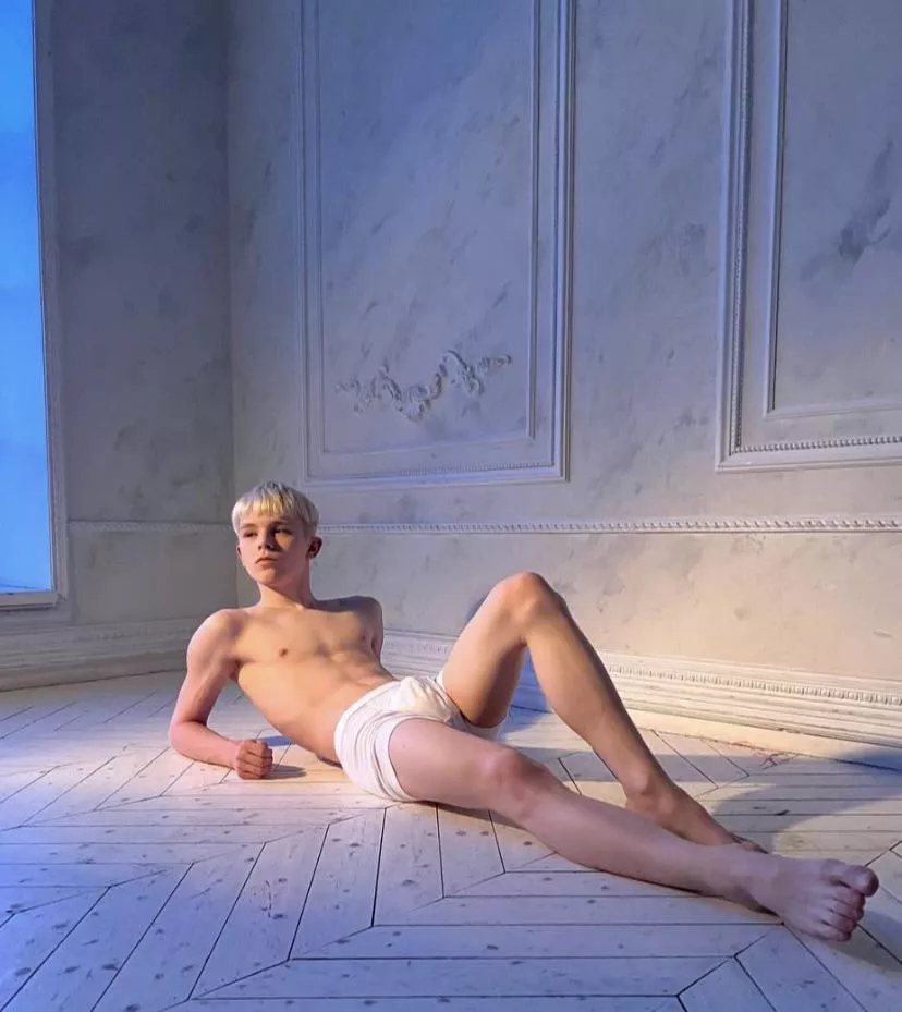 18 twink after college I went to a hot photo set🔥🥵