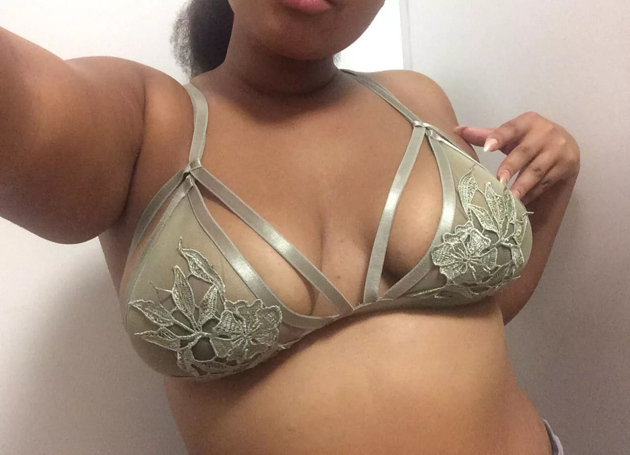 (19) Grew them both myself, leave a like if you enjoy my work 😋😘