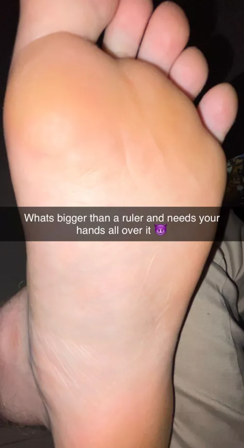 19M 😈 any guys with tiny soles wanna compare sizes?
