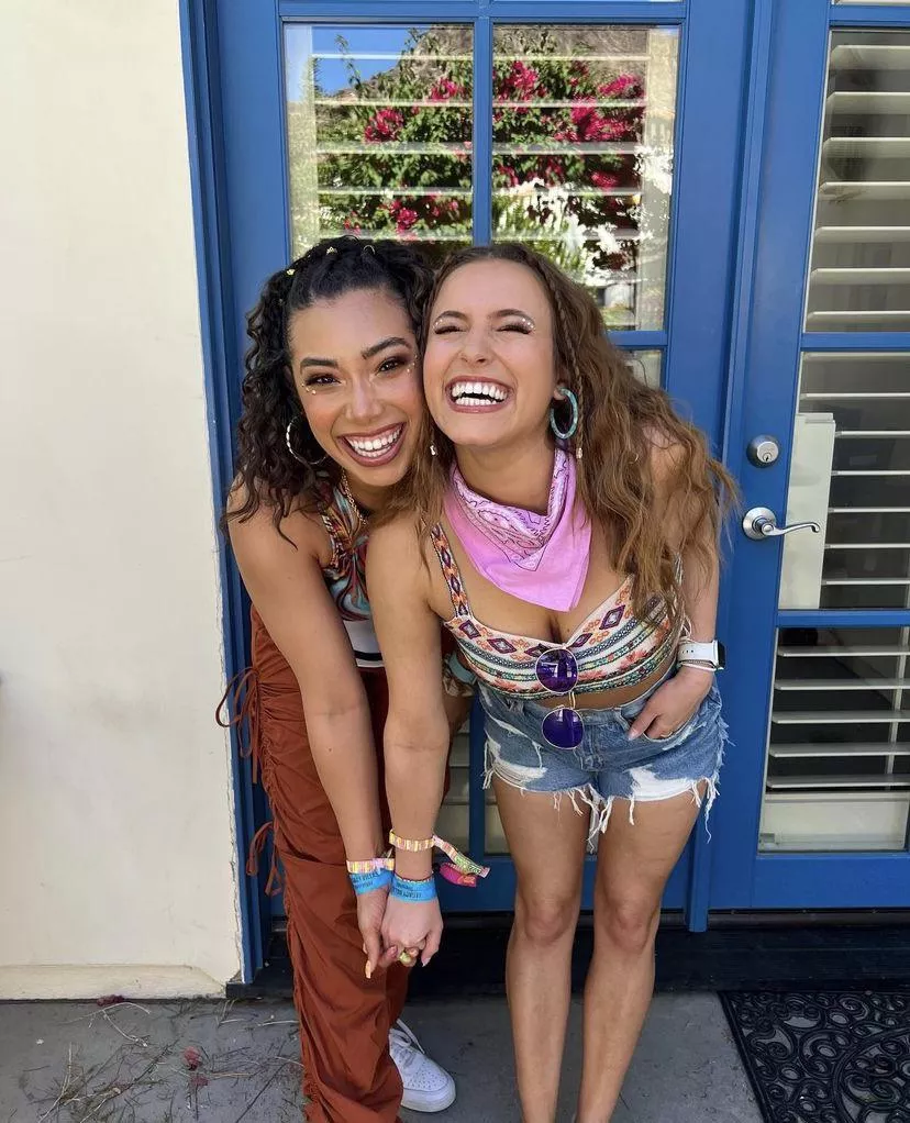 [2] Festival friends