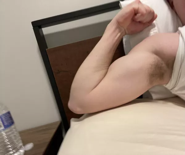 20, frat masc, hung, looking for other hung bros to jerk with on snap @jamesbizy22