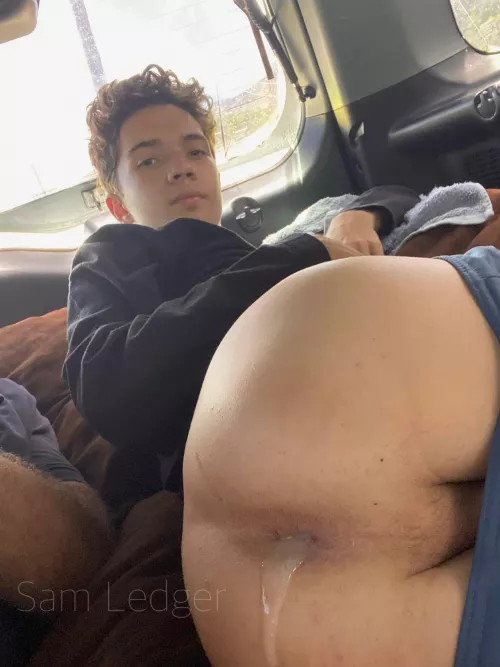 (20) Got horny at the beach again 😝 had to go to the car for a quick pump n dump 💦