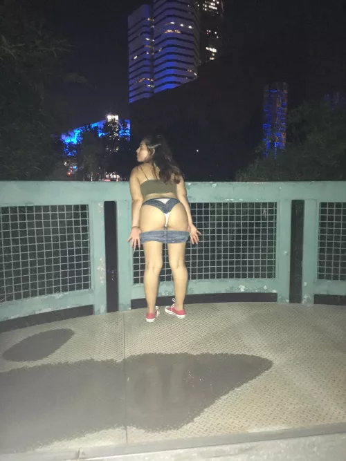 20f :) Anybody from Houston? :) bored in downtown