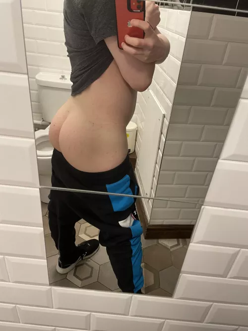 (21) always quite fond of this pic😂