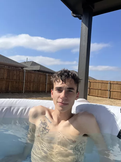 (21) I may not be the biggest, but I can hang with the best of em