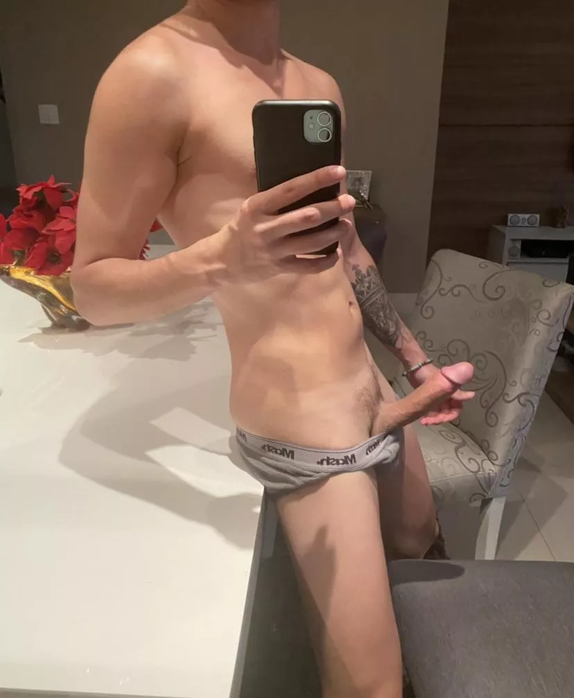 [21] Sit on my chair 😎🤟🏻