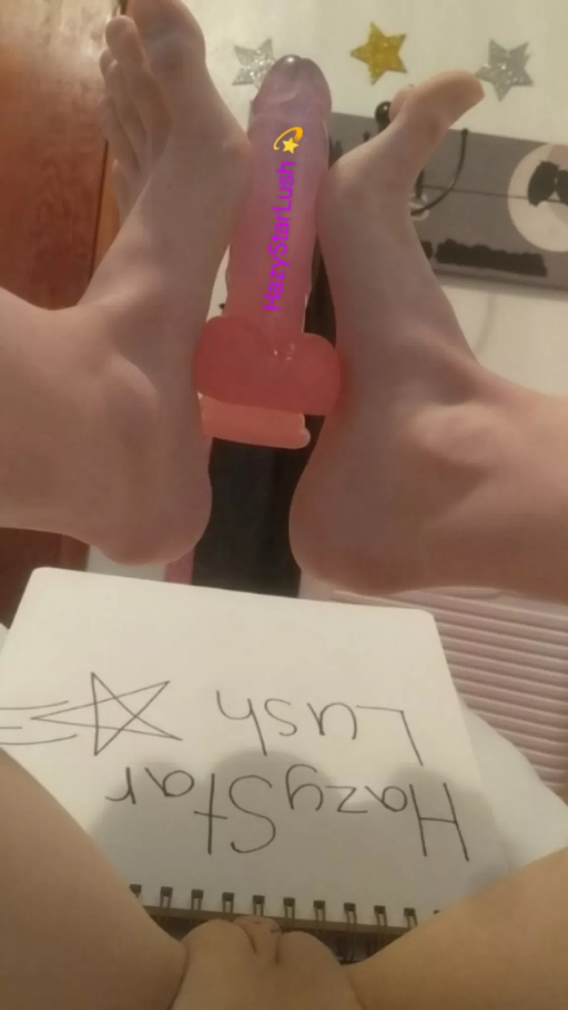 21F 99lb Virgin- Just my pussy and my weirdly long toes😅