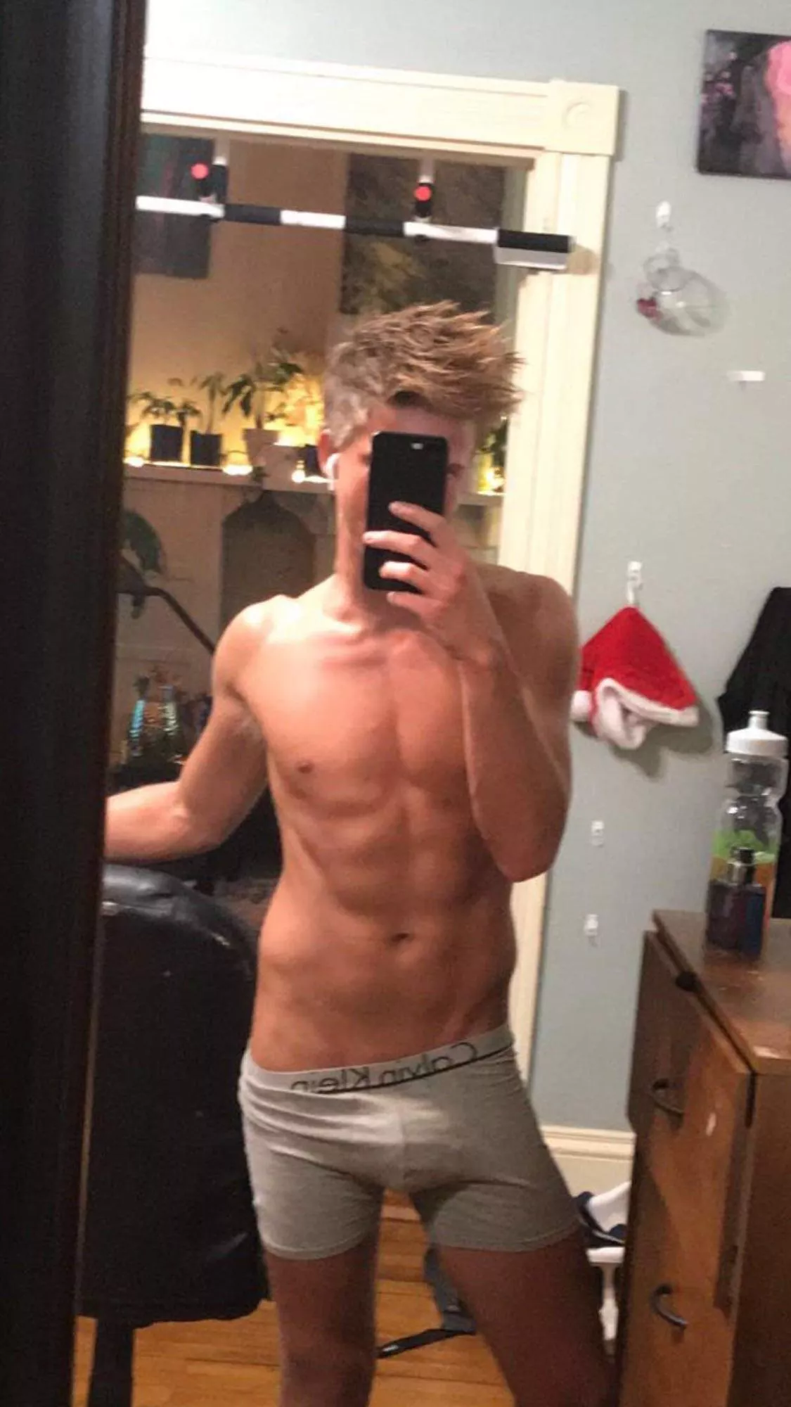 22 straight boy 👦