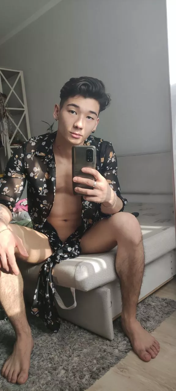 (22)Do you wanna open those curtains, to see the sun🌞