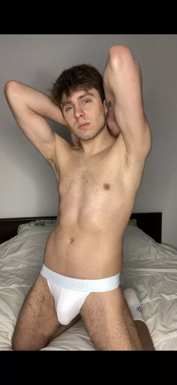 (23) how is your day..?😏