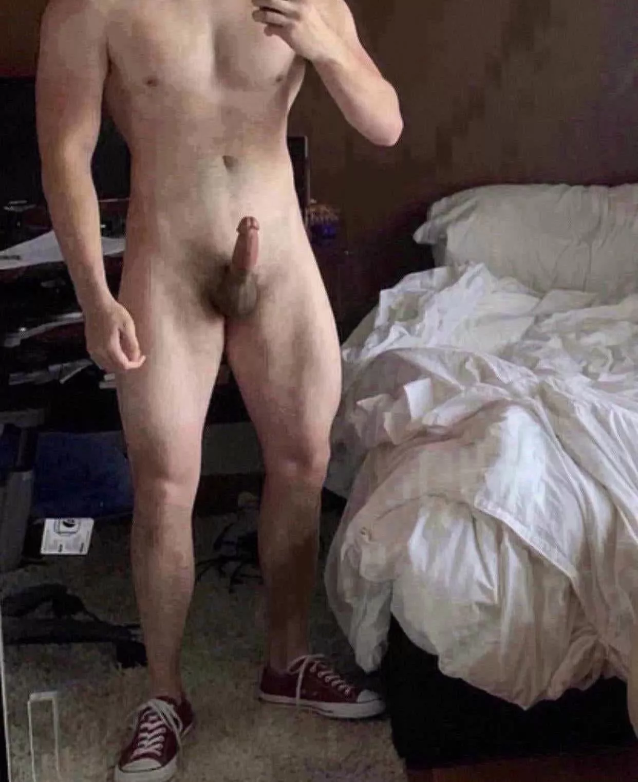 24 aus. Looking for muscular or fit guys to bust my week load live with me. No face. Muscular +++ verbal +++ haven’t cum for 10 days send ASL and body pic. Add Snapchat:jockhunter22