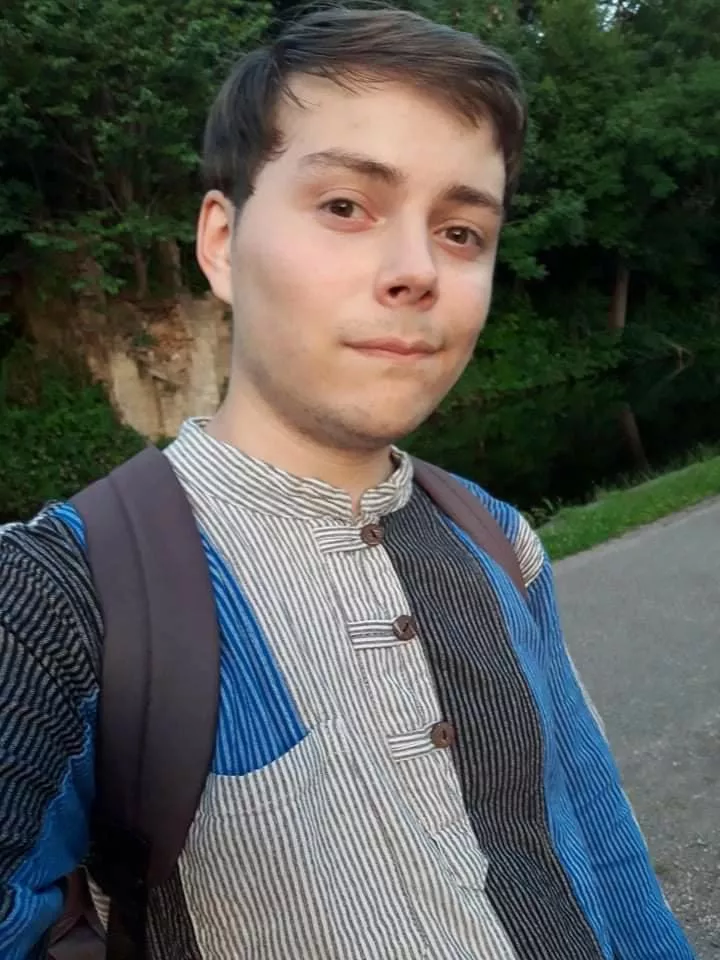 24 UK ♏ happy to chat about survivor US/SA, rpdr, Dragon Age, art, geography, vexillology, maybe horror movies.. or anything im bored lol