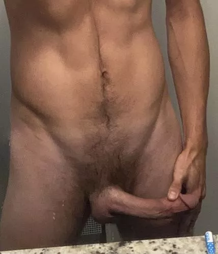 24[M] Thought i looked good while I was brushing my teeth, wanna use my cock instead of your tooth brush? 😉