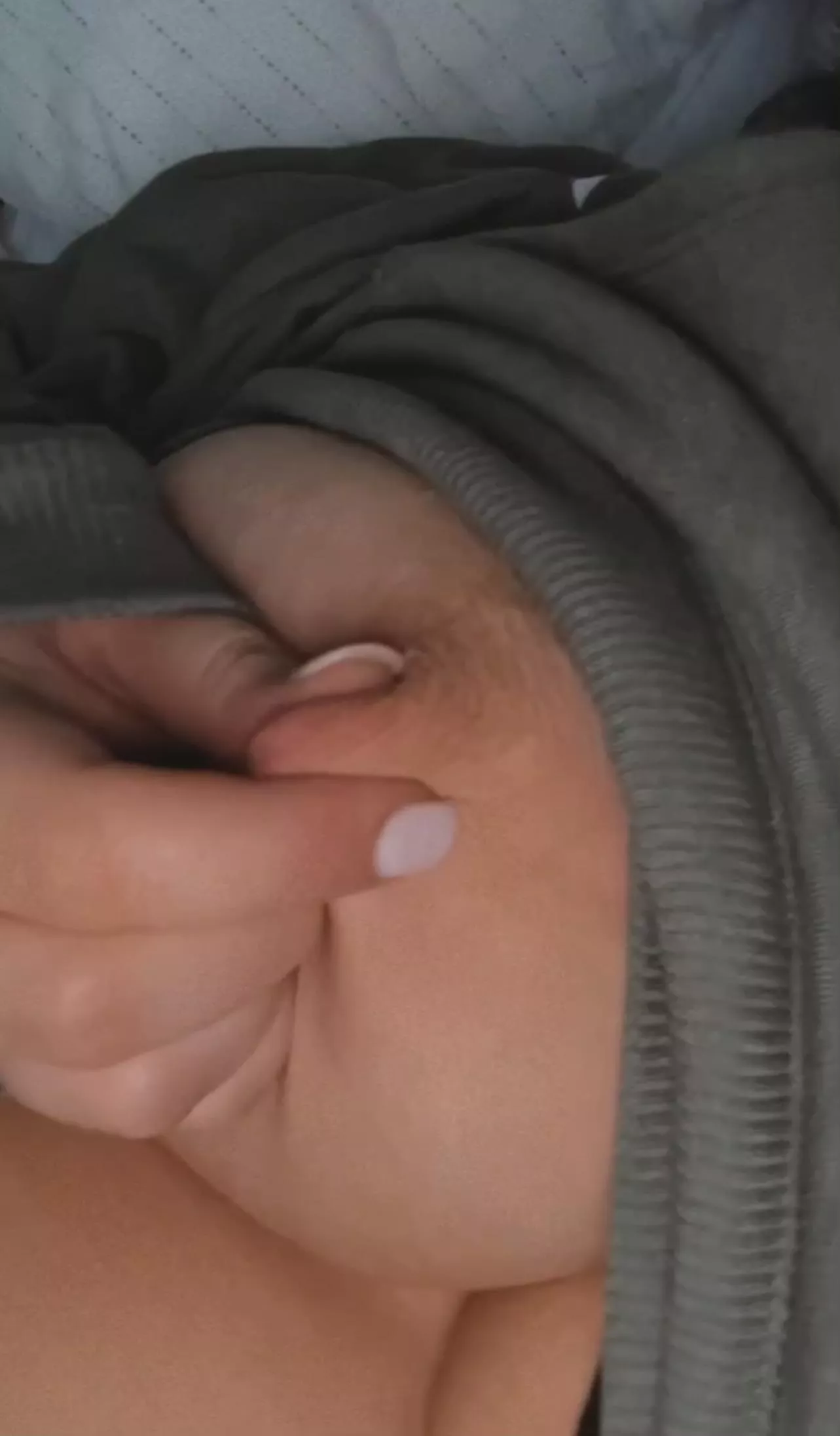 26 F just feeling slutty tonight 🤷🏻‍♀️