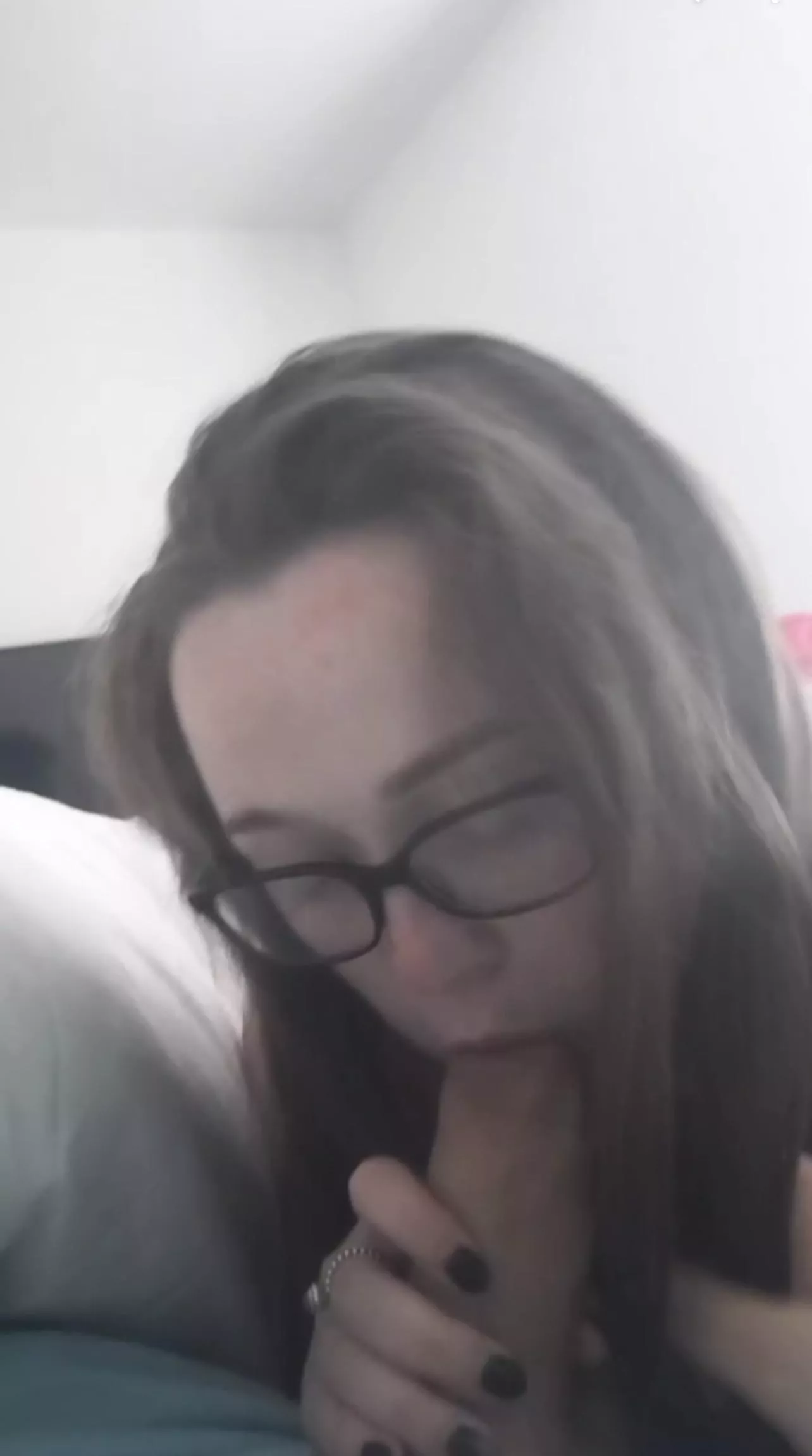 26 F Looking for a cake who can suck dick properly to please my 24 M fiancé, my gag reflex means I can’t take more than half and he loves a face fuck, I’ll sit in the corner and be good, promise.