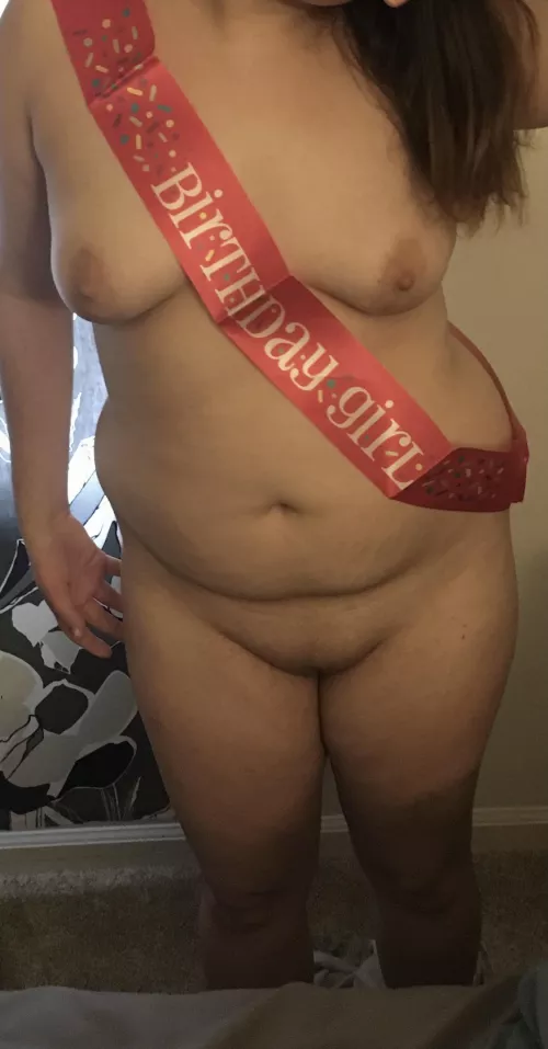 26f 5’3 163lbs