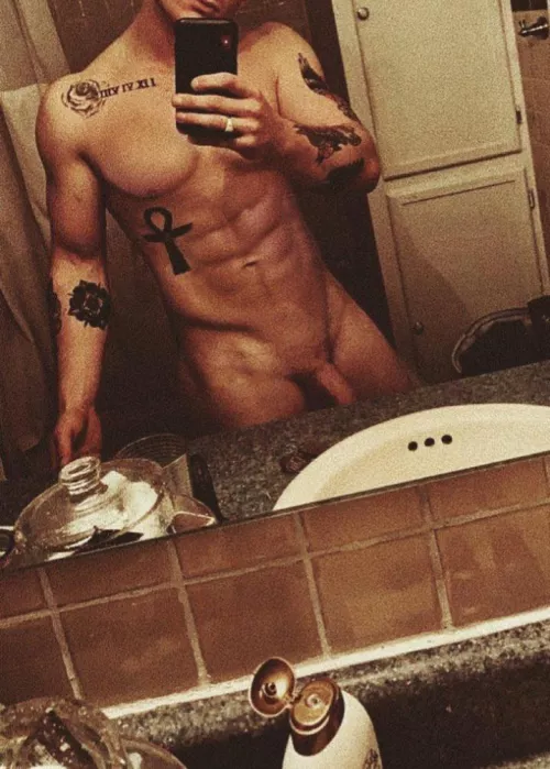 26M experienced bull for hotwife or mfm Raleigh, NC & loves to travel