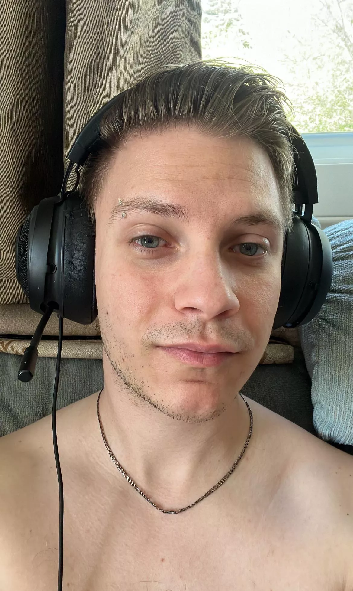 (27) hey, I’m new to this Fortnite no build thing. On PS4 looking for someone to duo with me xx PS. I’m not a pro so advices are welcome! 🙏