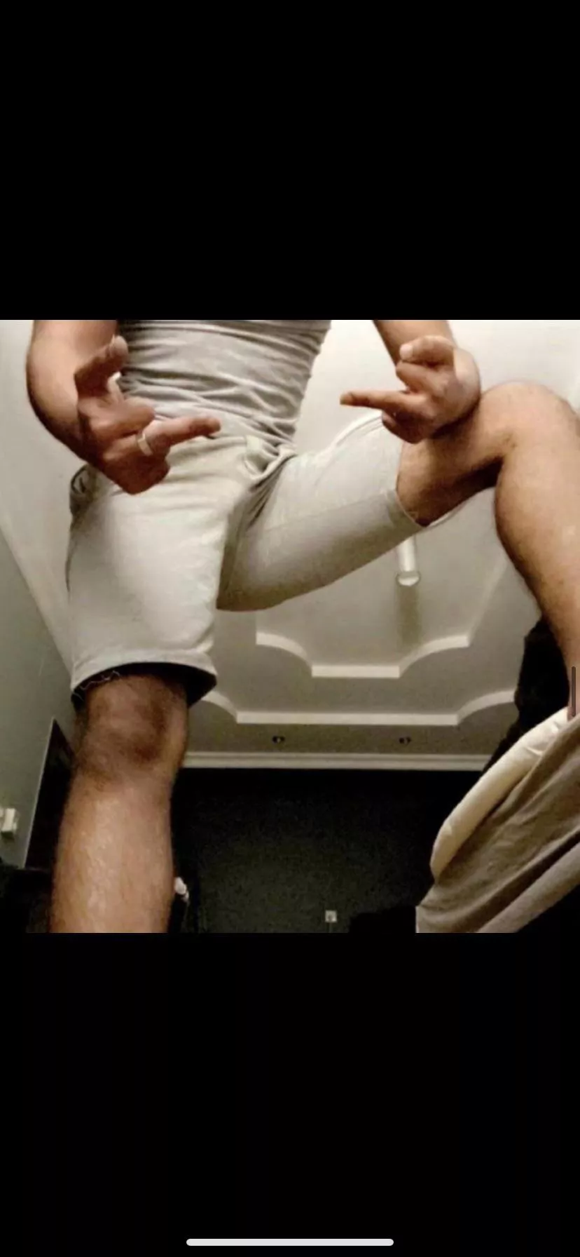 ‏28 dom top for manly looking/acting dumb slut slave…. Kik. Rahaf_1475756
