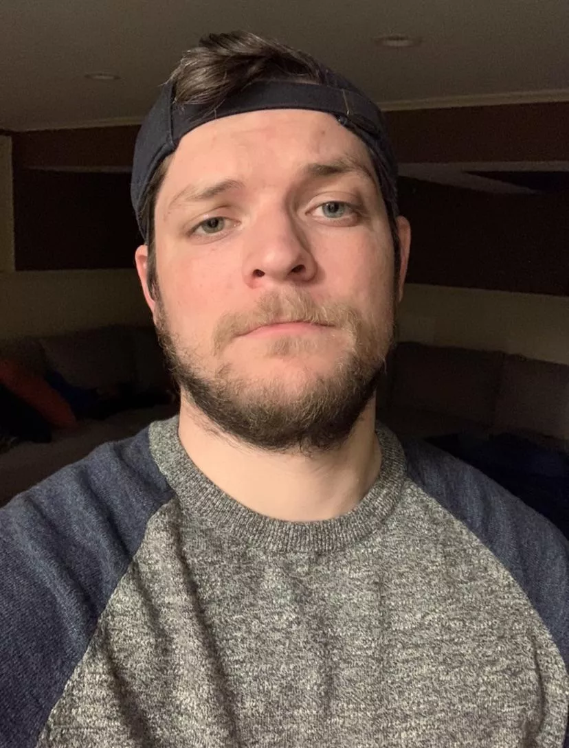 (28) Hopefully the face pic doesn’t get lost between the (very nice) dicks and asses from my fellow bros