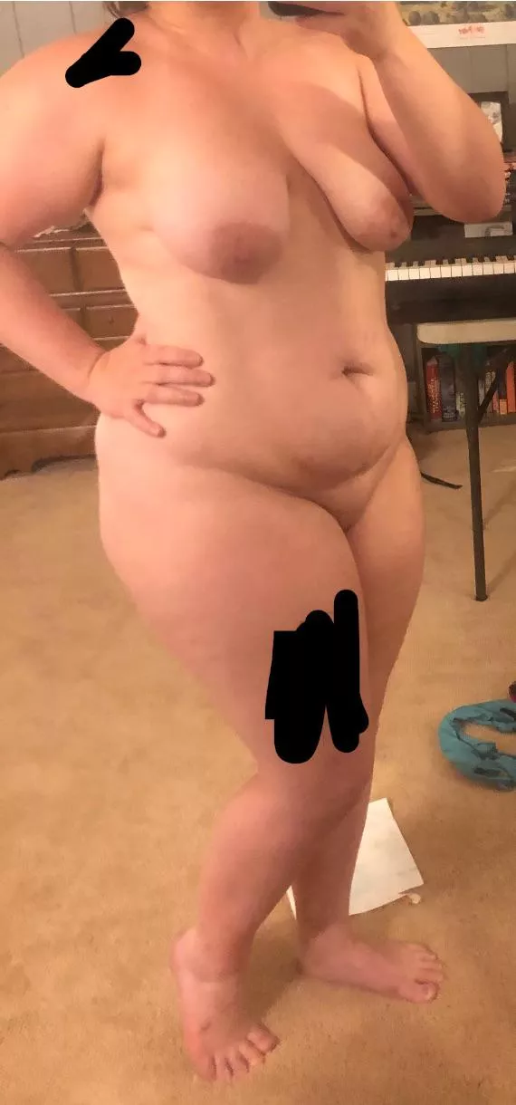 28f-5’3”-180ish Feeling more self confident than usual, but still really self conscious about my thighs and stomach.