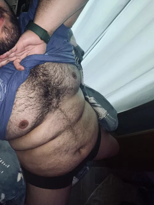 29 M Latino Bear. Let’s chat? Hoping to find long term fwb to chat with too. Gaymer, let’s talk nerdy?🤓😏 DM me