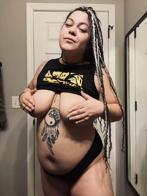 [29F] Happy Day After 4/20! My birthday was yesterday and 29 feels…good.