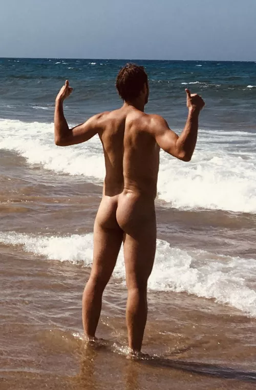 30 y, Wife says it’s cute and I should share it to a public