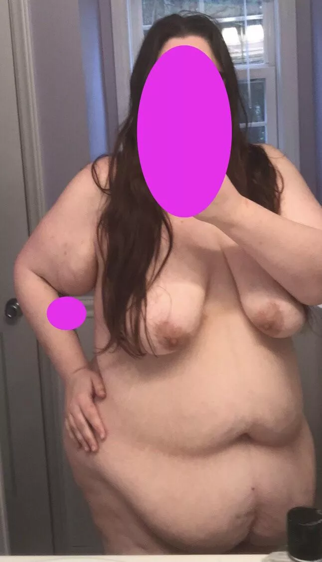 36, 5’6”, 280lbs. I’ve always hated my stomach but have realized I’m still beautiful how I am 36, 5’6”, 280lbs. I’ve always hated my stomach but have realized I’m still beautiful how I am