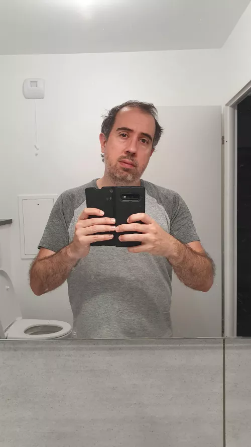 37 year. Who want to cum on a face pic of me ? :) dm me