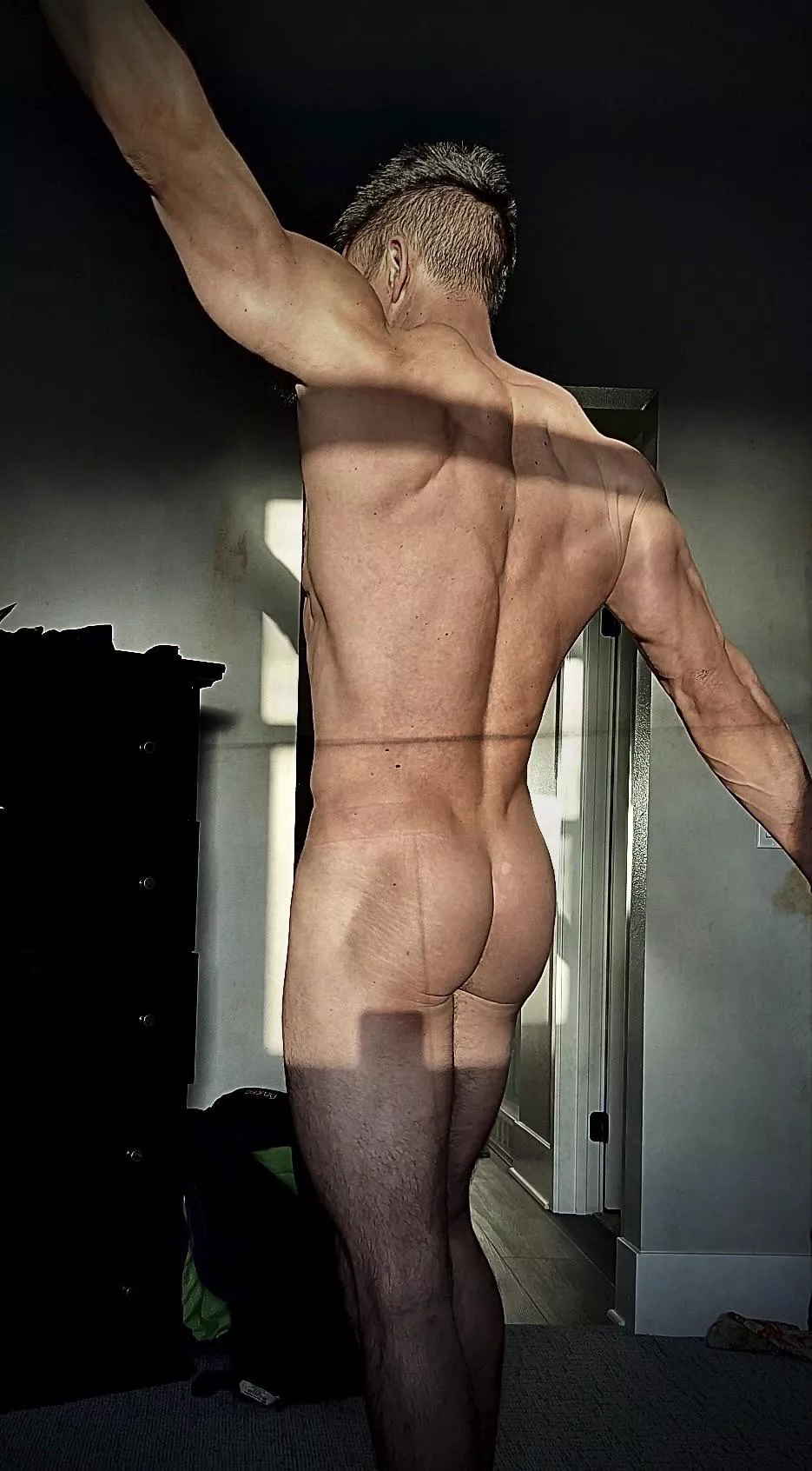 [39] Happy Hump Day, here’s me dancing my lil’ butt in the morning sunlight.