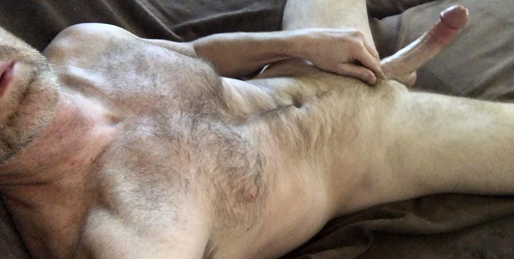 [43] Daddy can’t sleep. PM’s welcome