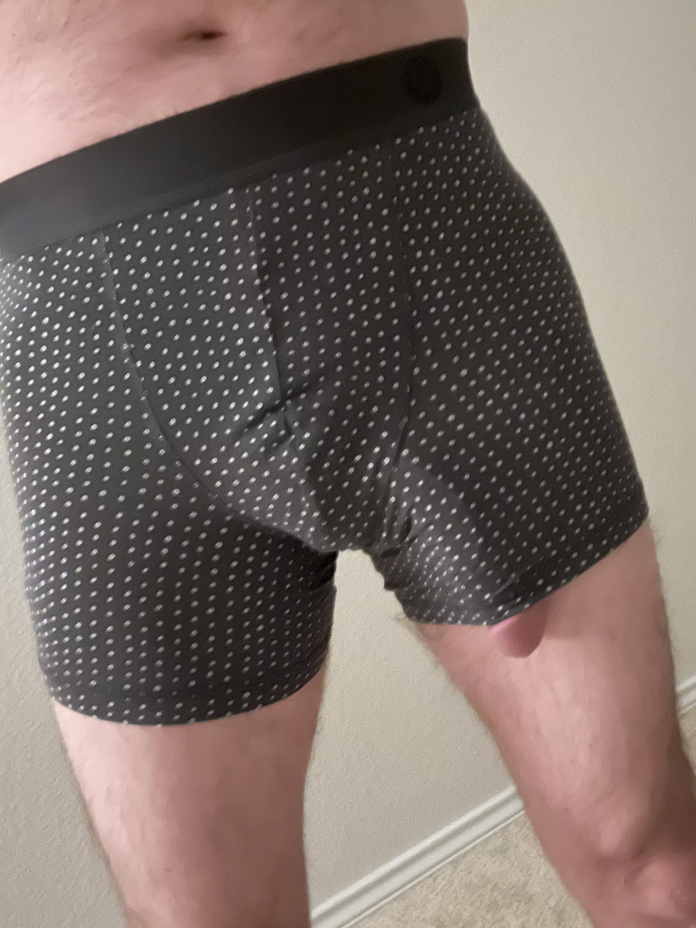 [45] Another day, another pair of boxers that aren’t long enough 😘