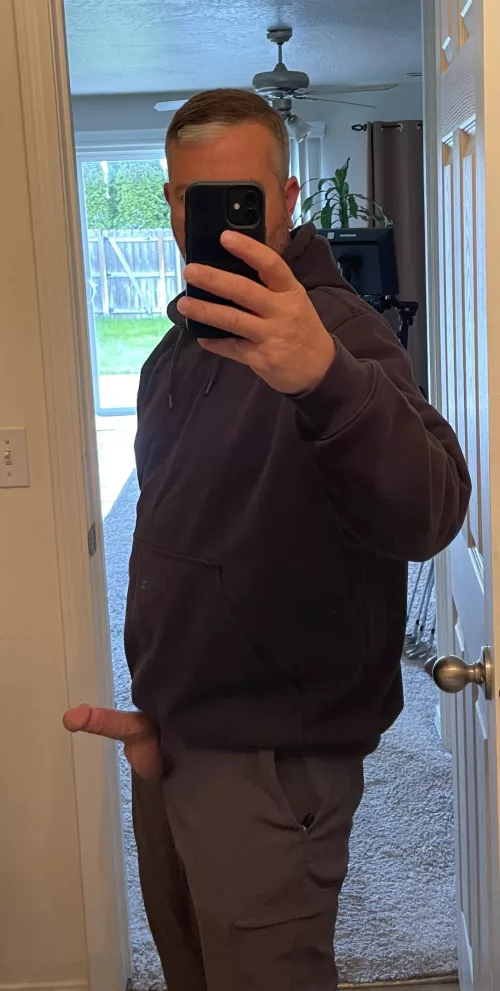 [45] daddy’s looking for a cum slut