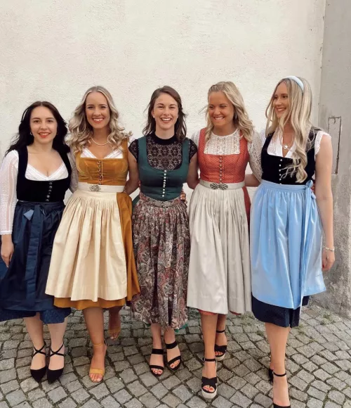 [5] Dirndls