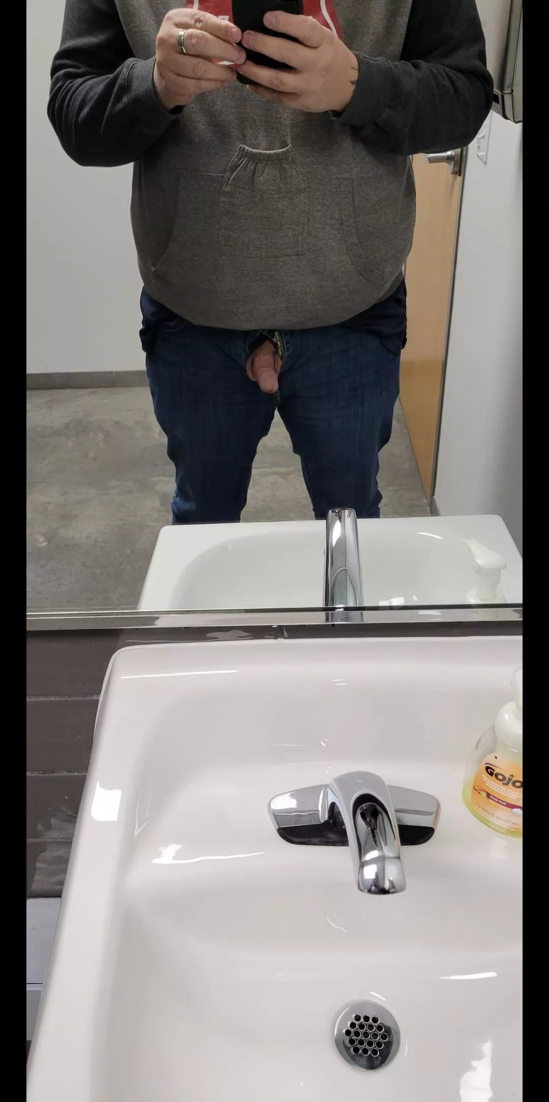 [50] I'm so bored right now at work.