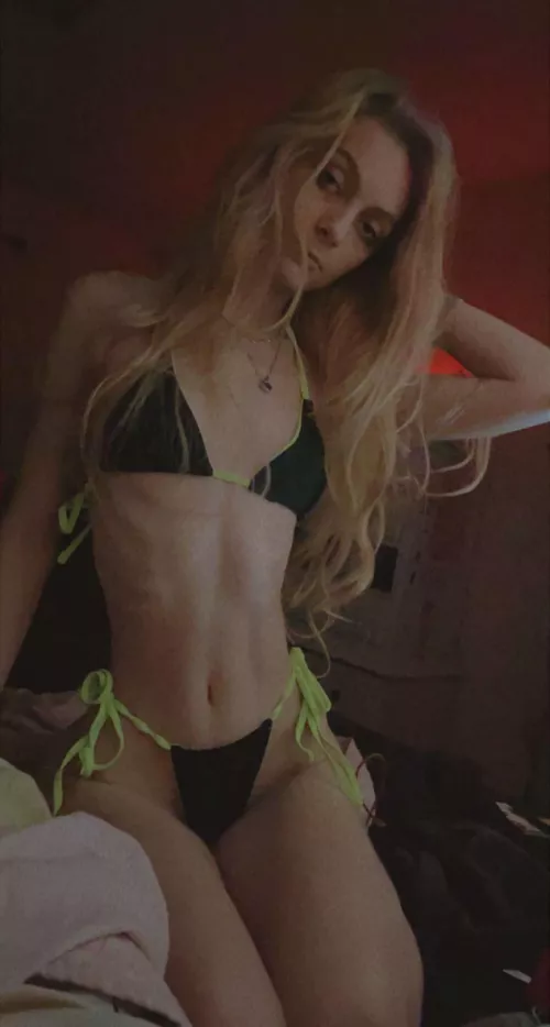 5’2 95 lb, who likes my body? 💖