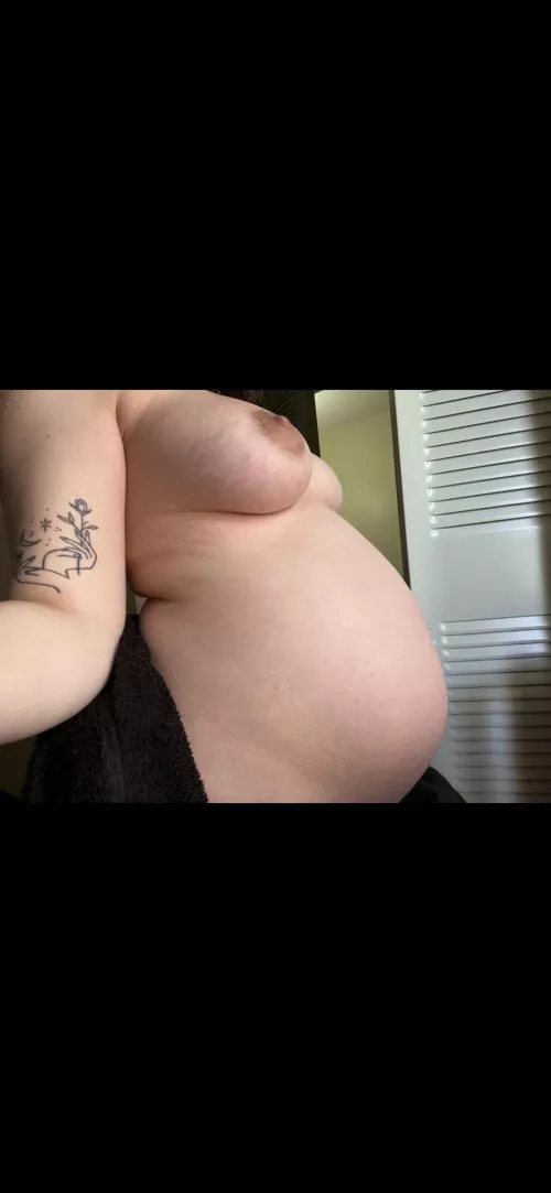 5’2 at 30 weeks ✨