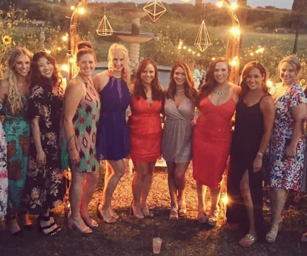 [9] Night Out Milfs, dm open