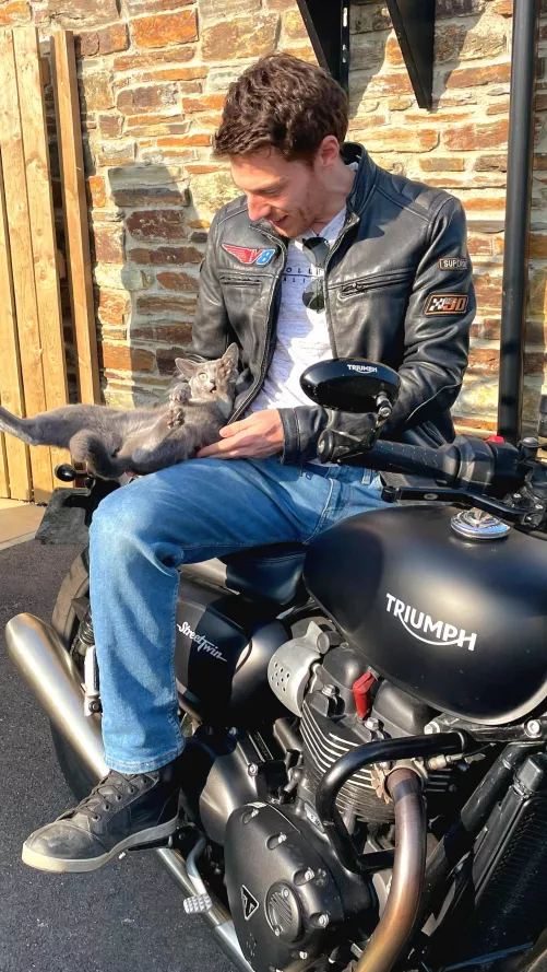 A bike, boy and his cat 😊.