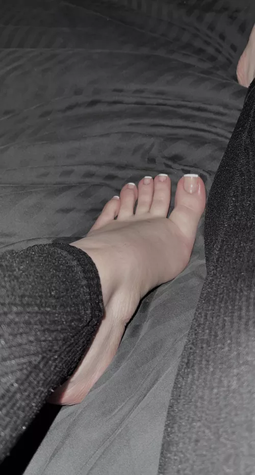 A fresh pedi makes me feel some type of way