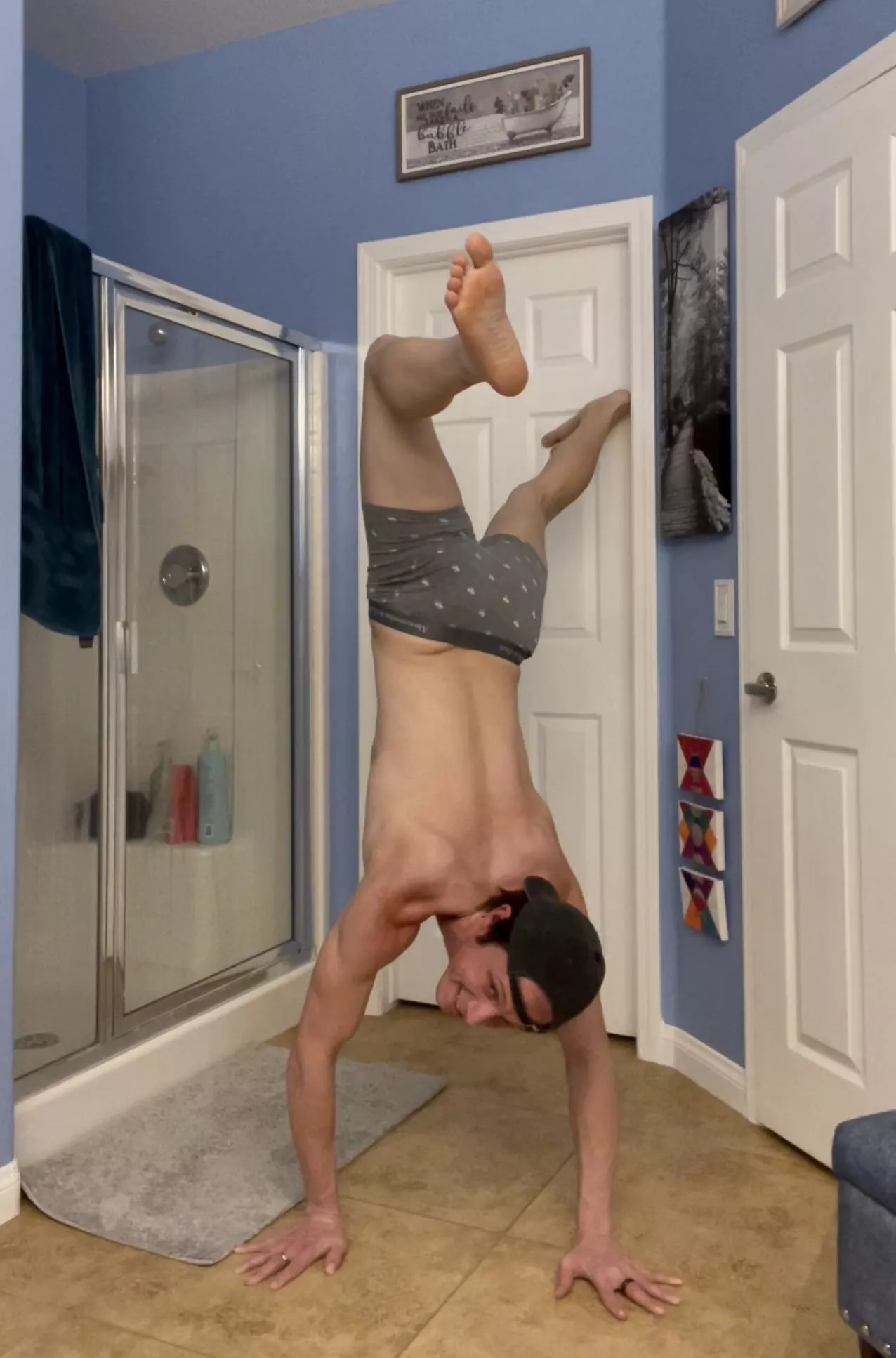 A fun underwear pic 🙈