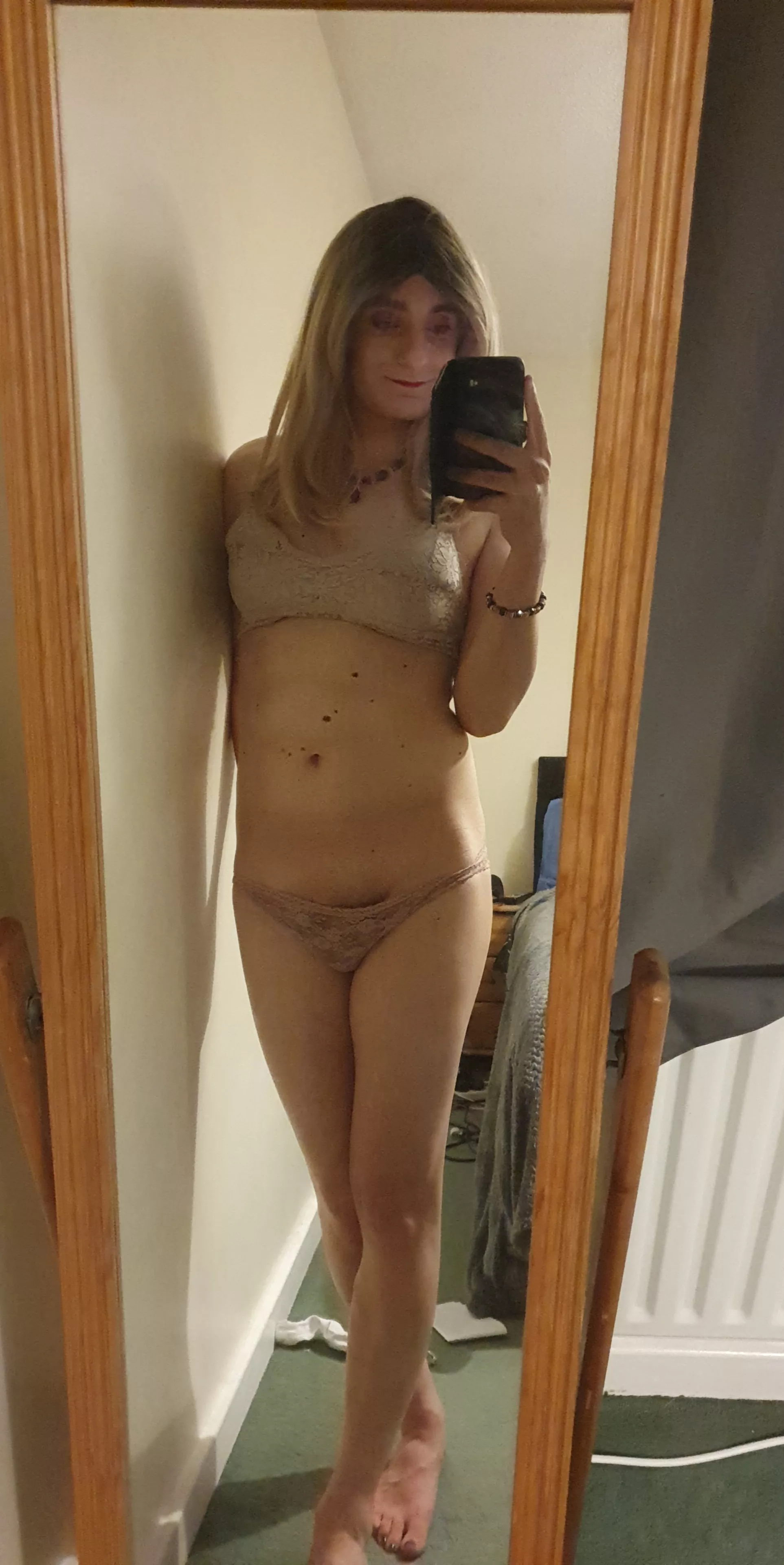 A lingerie pic to wake up to is best way to start the day