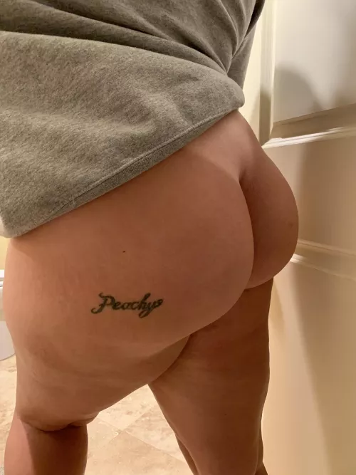 A little pre shower cheekage